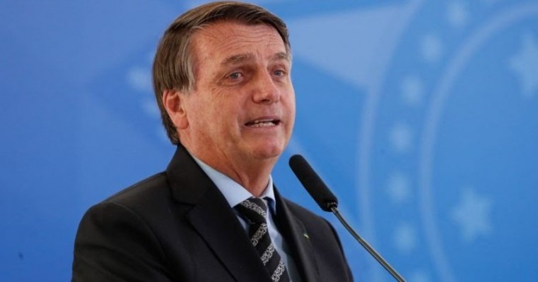 Bolsonaro edita MP que flexibiliza regras de aquisição de vacinas