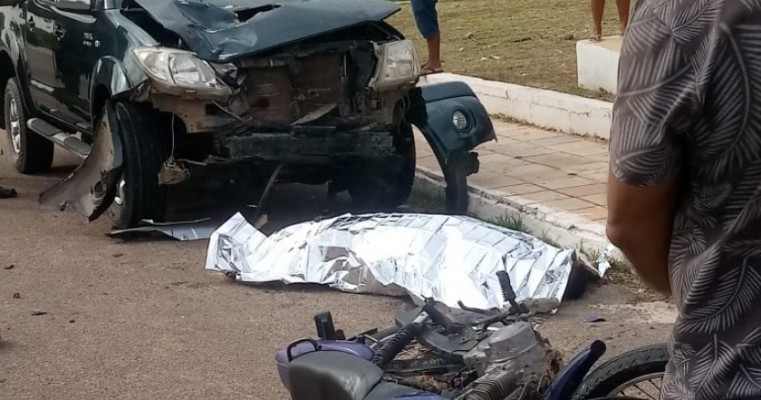 Jovem morre após colisão entre motocicleta e caminhonete em Araripina