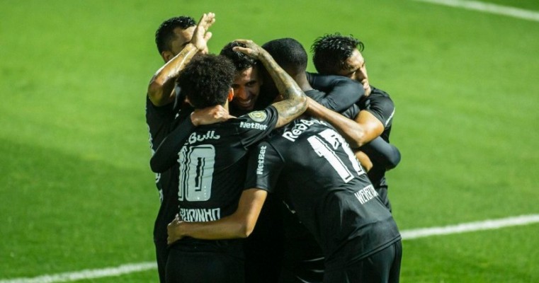 Atlético Mineiro e Bragantino empatam em 2 a 2 no interior de SP