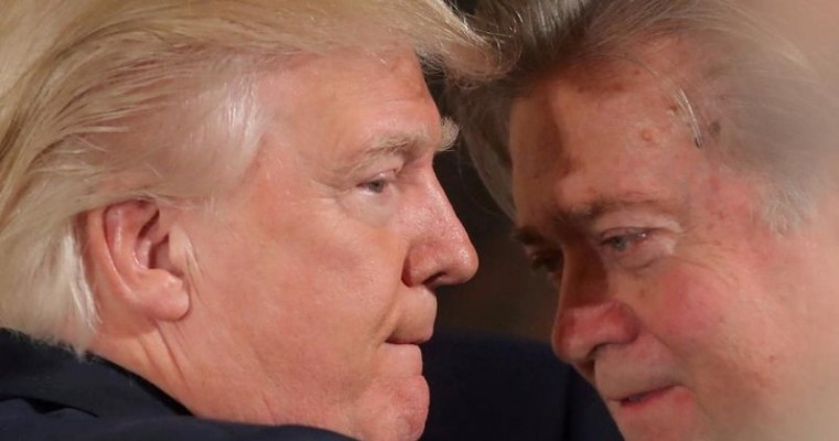 Trump diz a pessoas próximas que decidiu perdoar ex-estrategista Steve Bannon