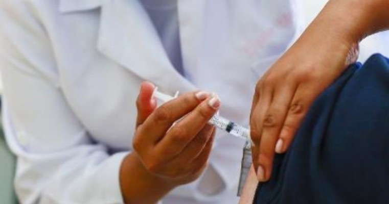 Gonzaga Patriota apresenta emenda para Brasil adquirir vacinas contra a Covid-19 registradas no exterior
