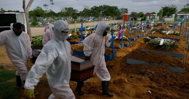 Brasil registra segunda maior média móvel de mortes por Covid-19 desde o começo da pandemia