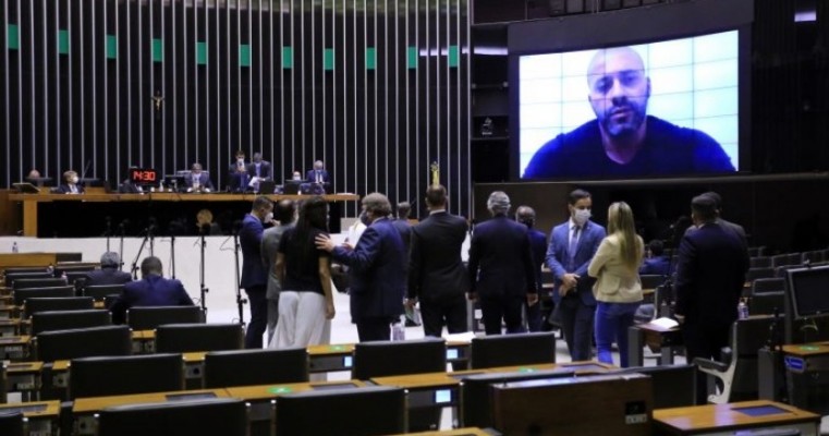 Câmara decide manter prisão do deputado Daniel Silveira