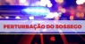 Mulher é detida pela Polícia Militar em Salgueiro ao se recusar a desligar som e chutar viatura