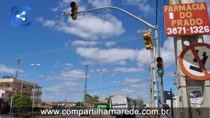 Prefeitura começa a substituir luzes dos semáforos por lâmpadas de LED