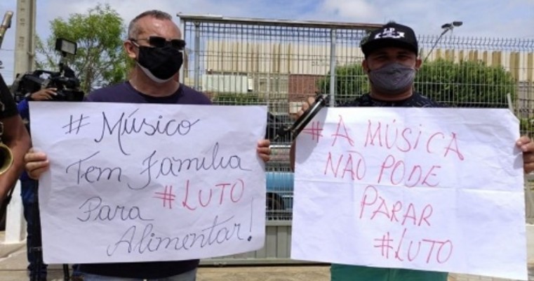Gonzaga Patriota pede que governador Paulo Câmara ajude financeiramente músicos do Sertão