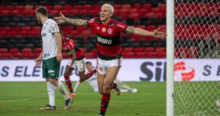 Com Pedro decisivo, Flamengo vence Palmeiras na estreia do Brasileiro