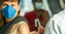 Brasil é o 66º que mais vacina em proporção e o 4º em números totais