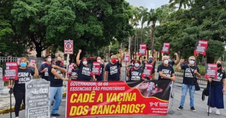 Bancários de Salgueiro aderem à paralisação em protesto por vacina contra a Covid-19