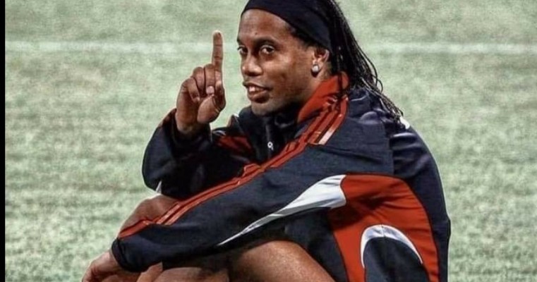 RONALDINHO: "Nunca me interessei em ser o melhor jogador da história, 