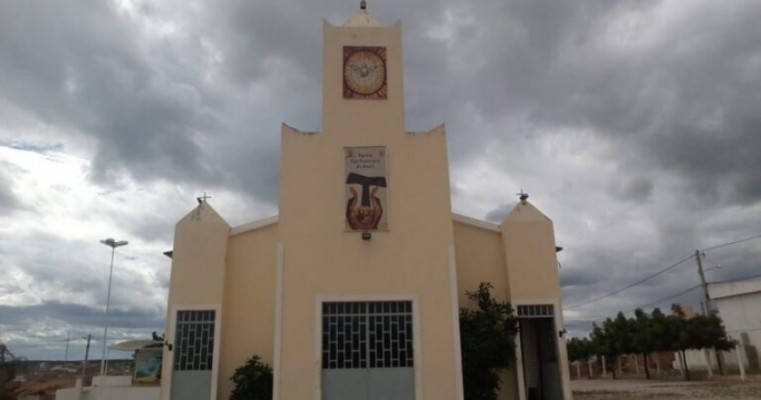 A diocese de Salgueiro anuncia, a criação de três novas paróquias.