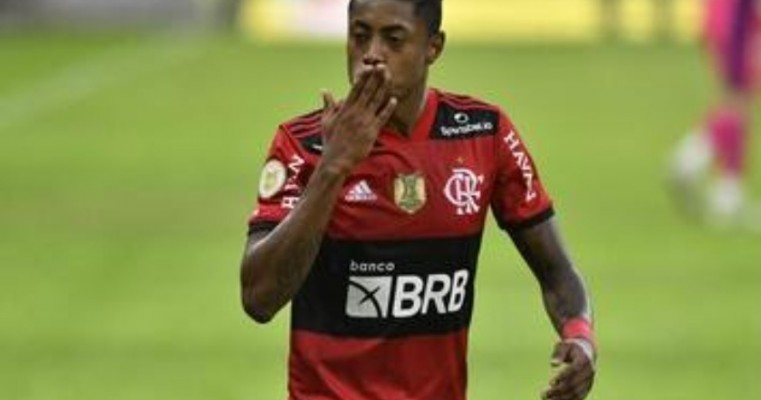 Flamengo goleia o São Paulo e Palmeiras segue líder; veja rodada do Brasileirão