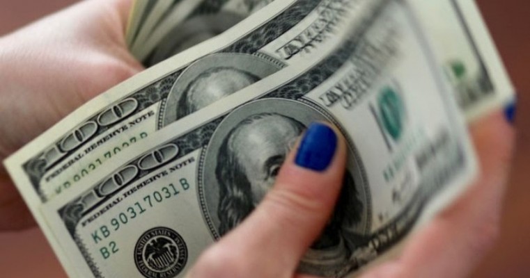 Dólar cai para R$ 5,17 com dados sobre economia americana