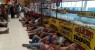 Famílias ocupam supermercado e pedem alimentos para o Natal, no Recife