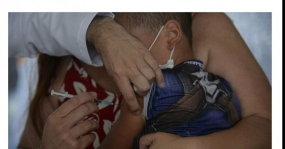 AGU: mais de 57 mil crianças receberam vacina errada contra covid-19
