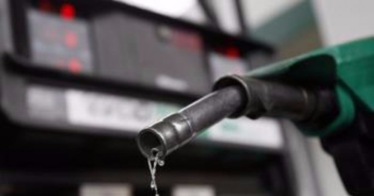 Preço da gasolina sobe pela 3ª semana seguida e atinge maior valor do ano