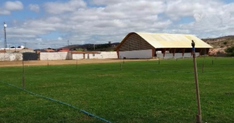 Cedro-PE estádio O Camilão está ficando de cara nova