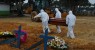 Com média de 767 mortes de covid, país vê desacelaração em alta de óbitos