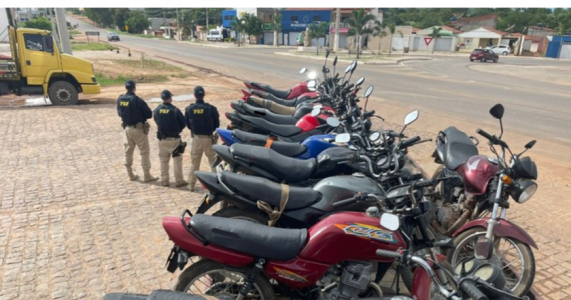 PRF recolhe 11 motocicletas irregulares em Trindade e Araripina