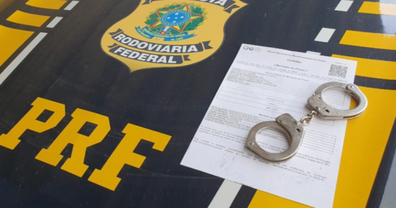 Procurado por roubo em Petrolina é detido pela PRF e PM em Juazeiro