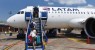 Menino de 9 anos entra escondido em avião e viaja só de Manaus até SP