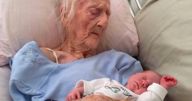 Idosa de 101 anos dá à luz a uma criança e gera revolta por causa de transplante.