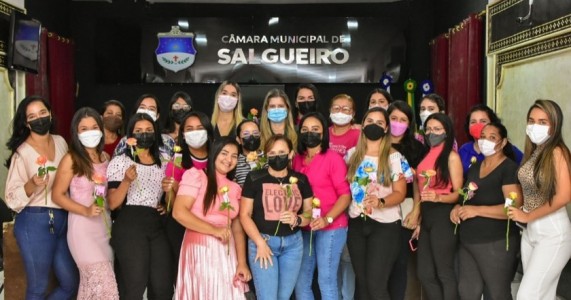 Câmara Municipal de Salgueiro ofereceu um café da manhã com palestra em homenagem ao dia das mulheres