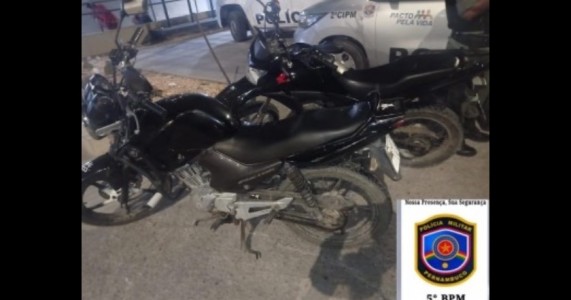 POLICIAIS MILITARES DA GT 5.217 DO 5° BPM RECUPERAM DUAS MOTOS ROUBADAS EM PETROLINA