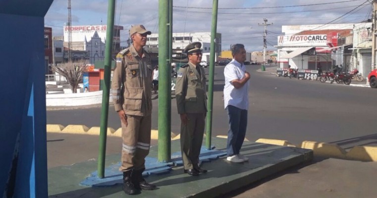 Desfile em comemoração à Independência do Brasil reúne centenas de pessoas em Salgueiro