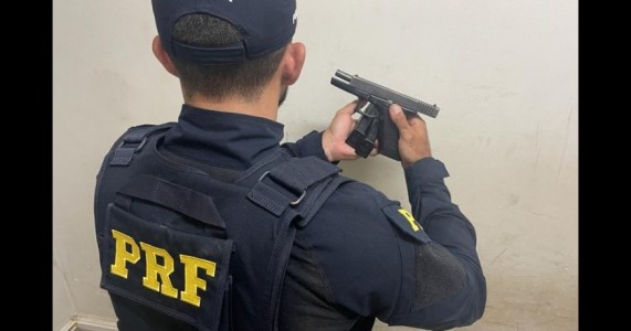 PRF DETÉM HOMEM COM PISTOLA E 33 MUNIÇÕES EM SALGUEIRO