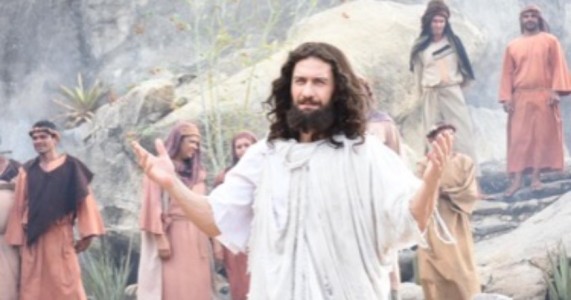 FAMOSOS DA PAIXÃO DE CRISTO DE NOVA JERUSALÉM DESEMBARCAM NO RECIFE NESTE DOMINGO (3)