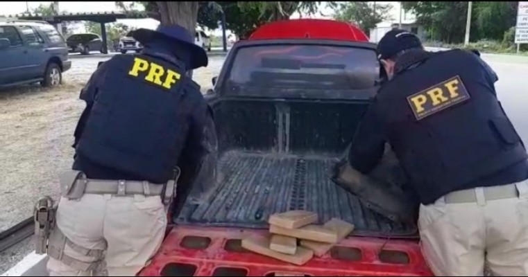 Indivíduo é preso pela PRF em Sertânia com 46,8 Kg de maconha a droga vinha de Petrolina no sertão de PE