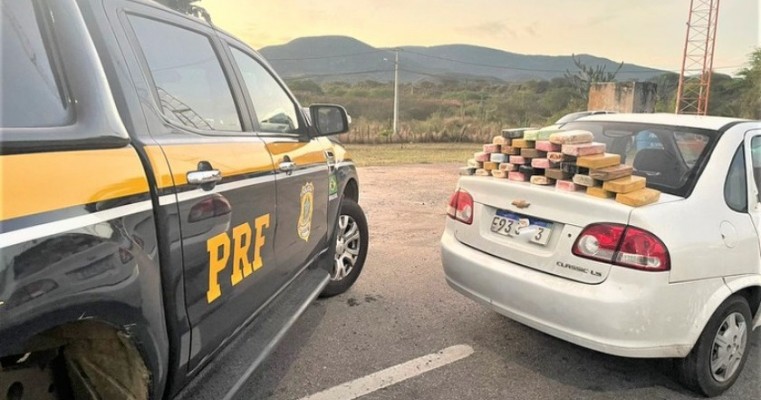 PRF Bahia prende "Mula do Tráfico" com 35 kg de pasta base de cocaína a Mula receberia R$ 5 mil via PIX