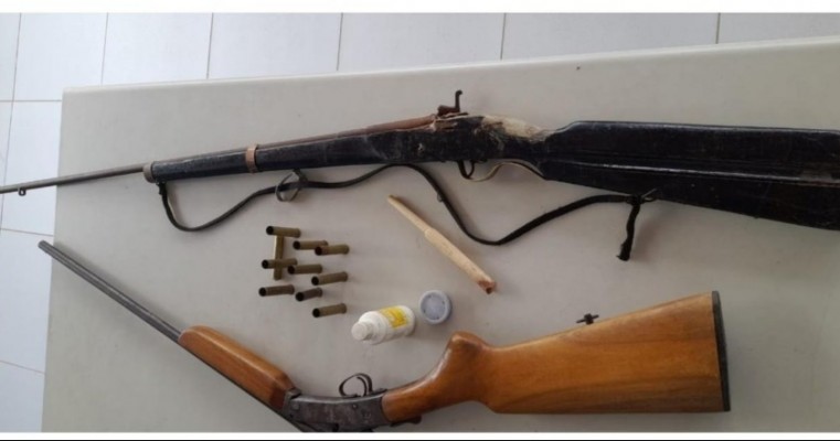 Políciais prende indivíduo com armas de fogo na zona rural de Serra Talhada no Sertão de PE