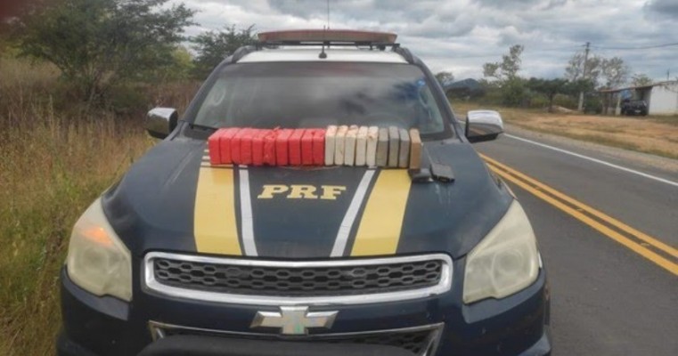 PRF prendem indivíduos após perseguição no Ceará com 41 Kg de cocaína avaliada em R$ 7,3 milhões