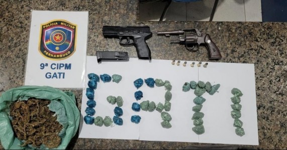 Políciais do GATI fecha "Boca de Fumo" e prendem traficante com droga e armas em Araripina no Sertão de PE