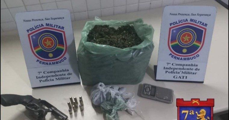 Políciais prendem indivíduos com 3 Kg de maconha e armas em Santa Maria da Boa Vista no Sertão de PE