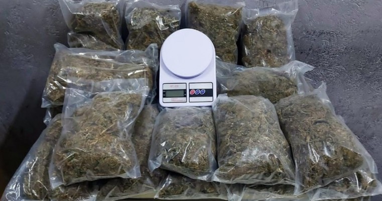 Políciais apreendem 10 Kg da maconha "bodinho" considerado de efeito mais forte em Paulista Pernambuco