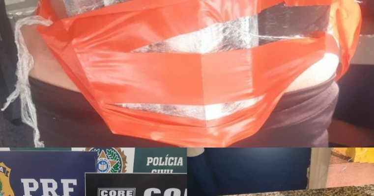 PRF e CORE prendem mulher em Seropédica com fuzil escondido debaixo da roupa