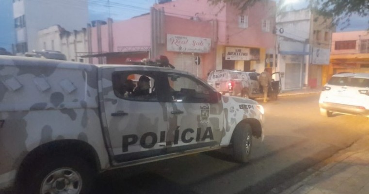 Bandidos arrombam Agência do Banco do Brasil na cidade de Araripina no Sertão de PE