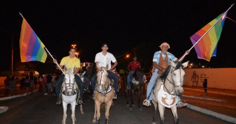 Ao contrário de ST, Floresta dá exemplo e promove parada LGBT