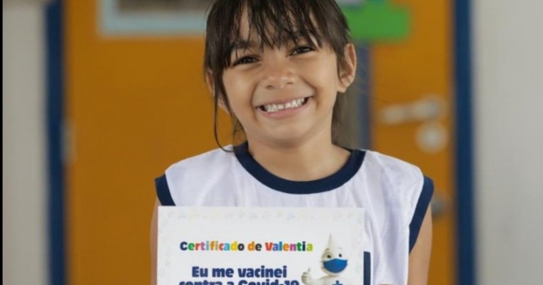 Jaboatão aplica vacina contra Covid-19 em crianças de 4 anos nos Cemeis