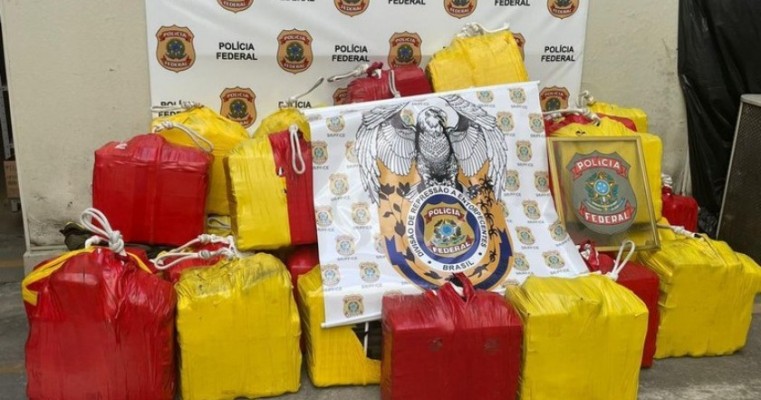 Polícia Federal apreende 1,2 tonelada de cocaína em embarcação pesqueira no Ceará