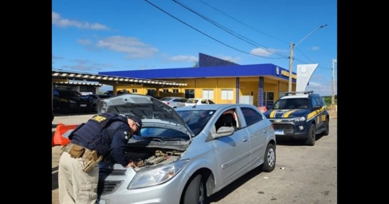PRF apreende carro em Serra Talhada com queixa de roubo que tinha sido comprado em Salgueiro