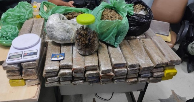 Polícia prende casal do tráfico com mais de 50 Kg de maconha em Paulista Pernambuco 