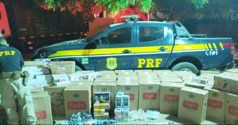 PRF apreende carga de 35 mil maços de cigarro paraguaio e eletrônicos em Juazeiro no Sertão da BA 