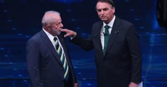 Lula e Bolsonaro travam duelo sobre Covid, corrupção e fake news em debate