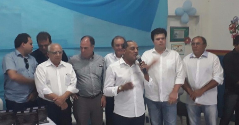 Fernando Bezerra Coelho e Fernando Filho beneficiam município de Serrita com adutoras