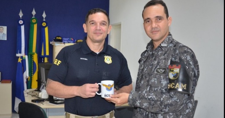 PRF recebe visita institucional do Comandante da ROCAM de Pernambuco 