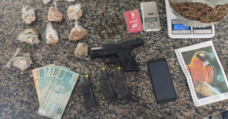 Operação Polícial debela ponto de venda de drogas e prende traficantes com arma em Trindade no Sertão de PE